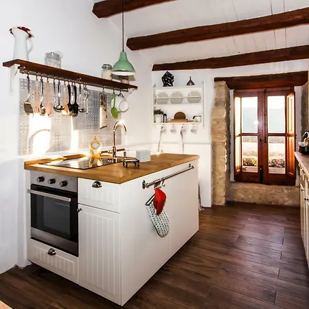 Holiday home La Casetta Nel Borgo Montalbano Elicona